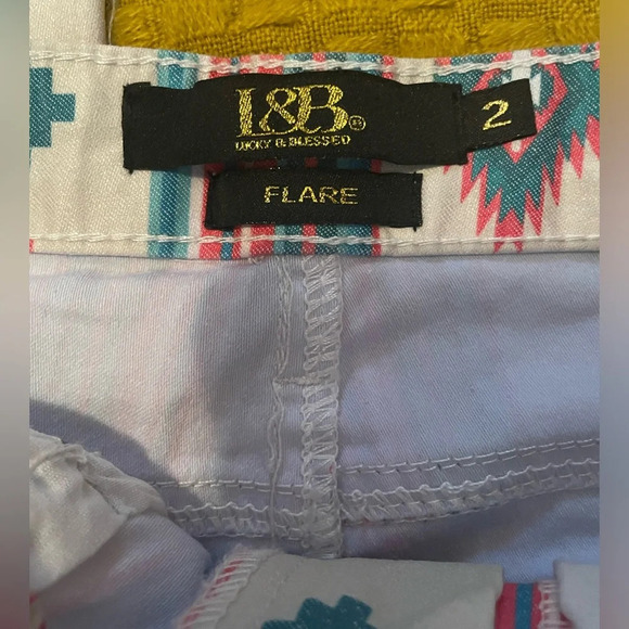 Lucky & Blessed Western Aztec Multicolor Print Mega-Flare Jeans size 2 - Picture 11 of 15
